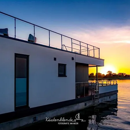 Botel Hausboot Boddenperle *